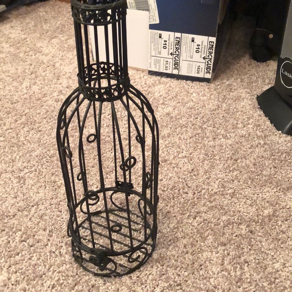 Decorative wine bottle holder - Picture 3 of 3